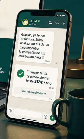 Conversación con LLUM por WhatsApp que te dice la compañía de luz más barata y cuánto ahorras al año